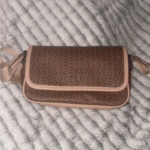 ❌SOLD❌Guess Brown Crossbody Bag with Textured Pattern